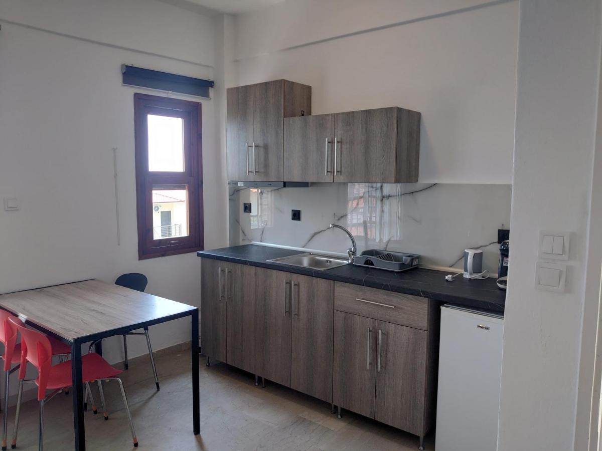 Merida Apartments Mola Kalyva Eksteriør bilde