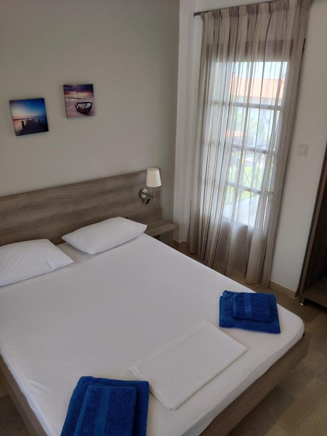 Merida Apartments Mola Kalyva Eksteriør bilde
