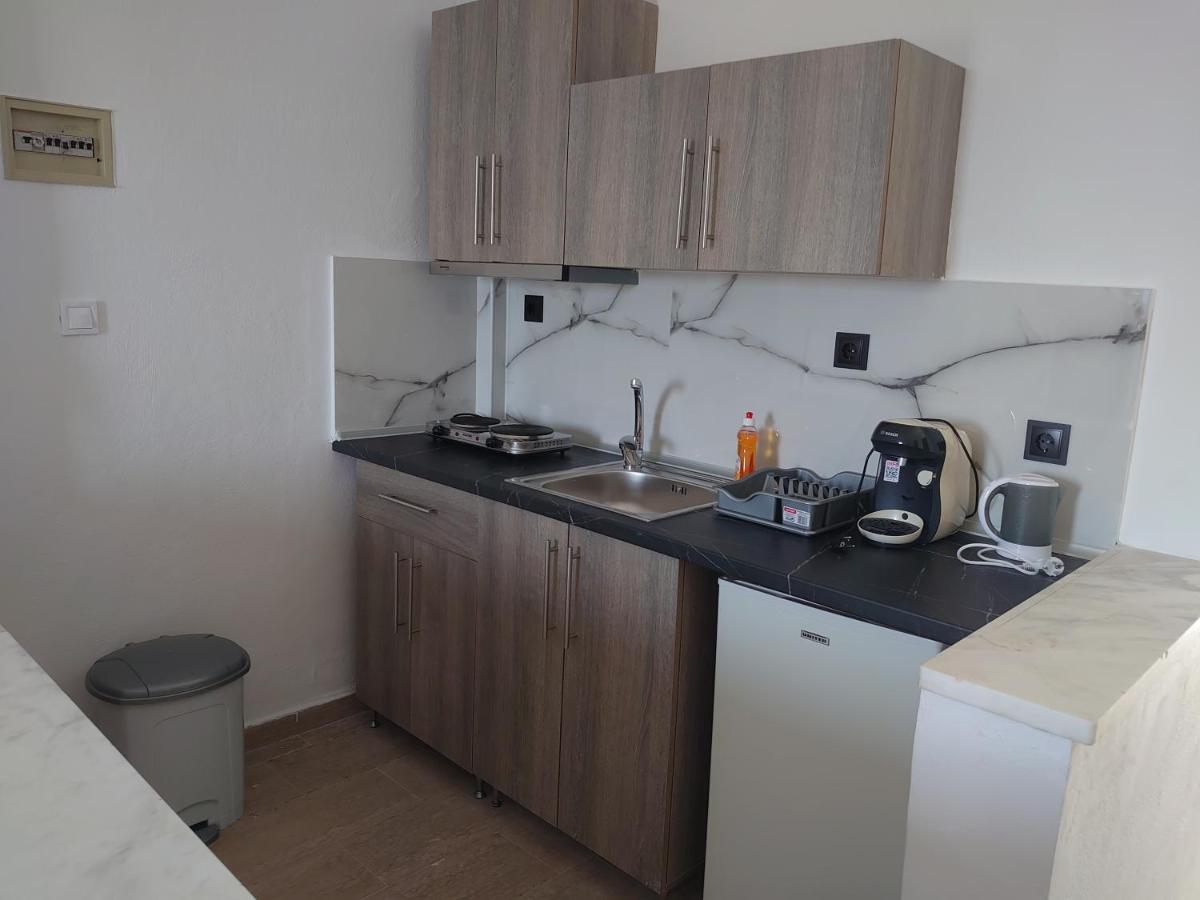 Merida Apartments Mola Kalyva Eksteriør bilde