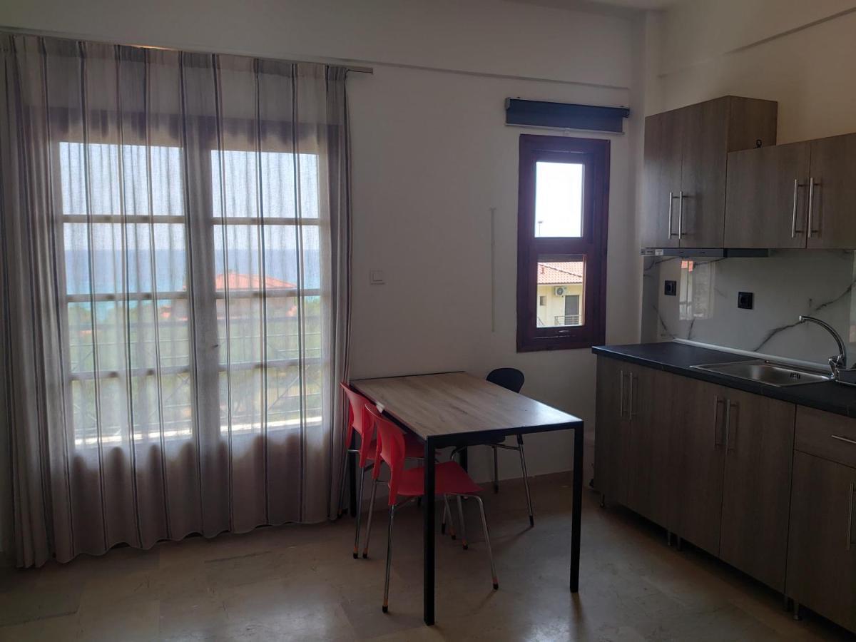 Merida Apartments Mola Kalyva Eksteriør bilde