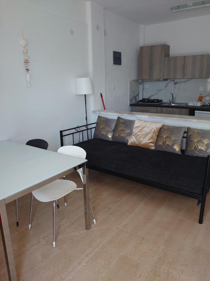 Merida Apartments Mola Kalyva Eksteriør bilde