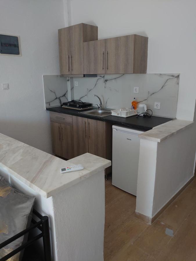 Merida Apartments Mola Kalyva Eksteriør bilde