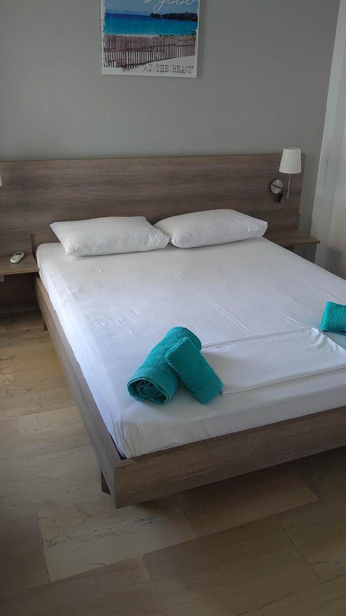 Merida Apartments Mola Kalyva Eksteriør bilde